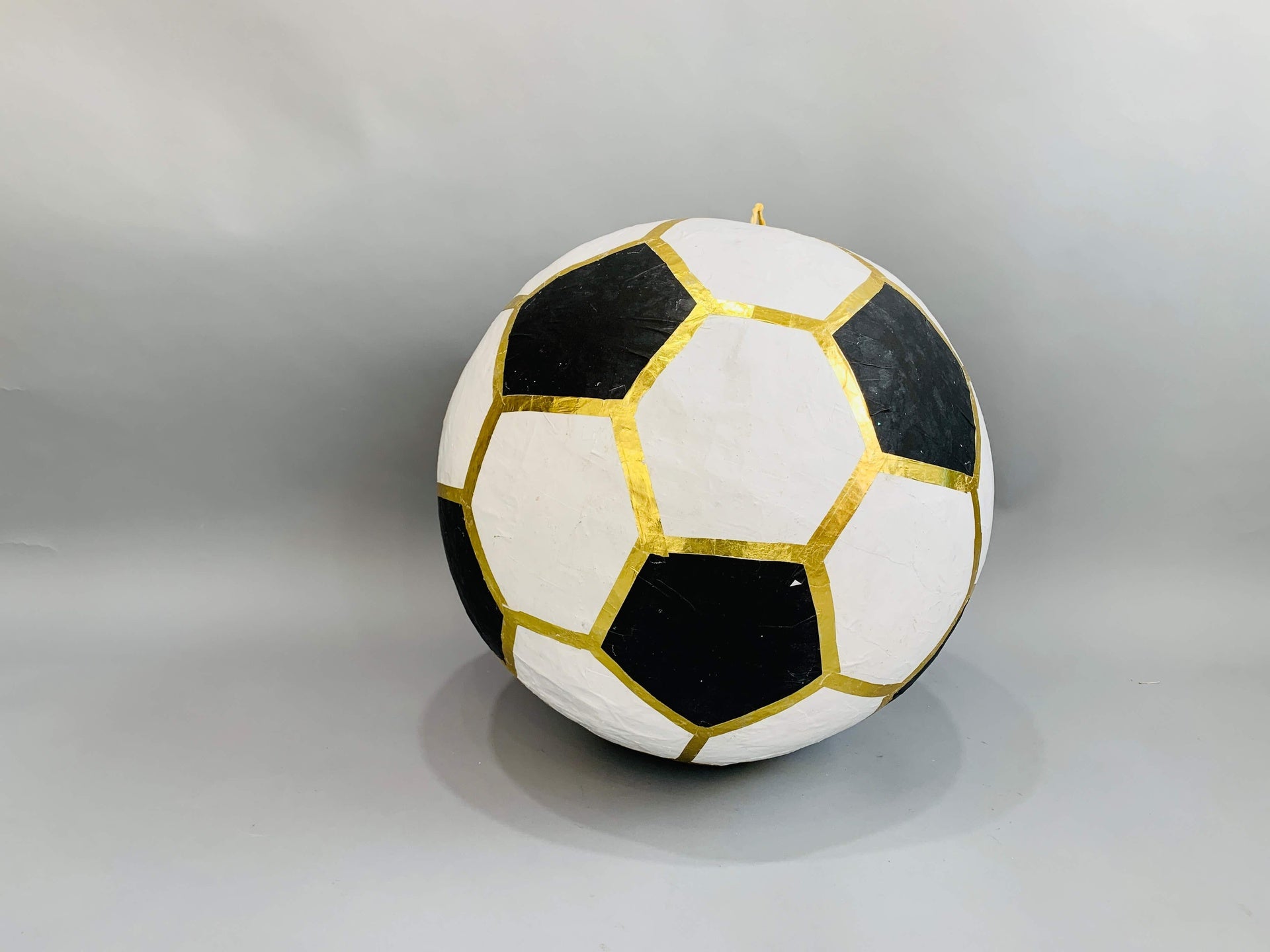 Piñata Figure G Soccer Ball C/1