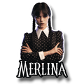 Adorno móvil de PartyStore con la figura de Merlina Addams vistiendo su icónico vestido negro con cuello blanco