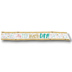 Banda de cumpleaños PartyStore blanca con texto brillante y bordes de lentejuelas doradas para celebraciones