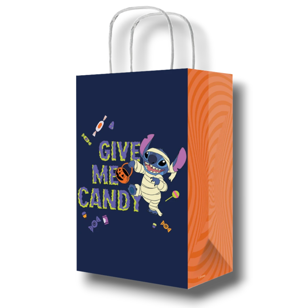 Bolsa dulcera PartyStore de papel azul con diseño de Stitch momia y frase Give Me Candy para Halloween