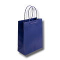 Bolsa de regalo mediana color azul rey de PartyStore con asas de cuerda trenzada a juego sobre fondo blanco