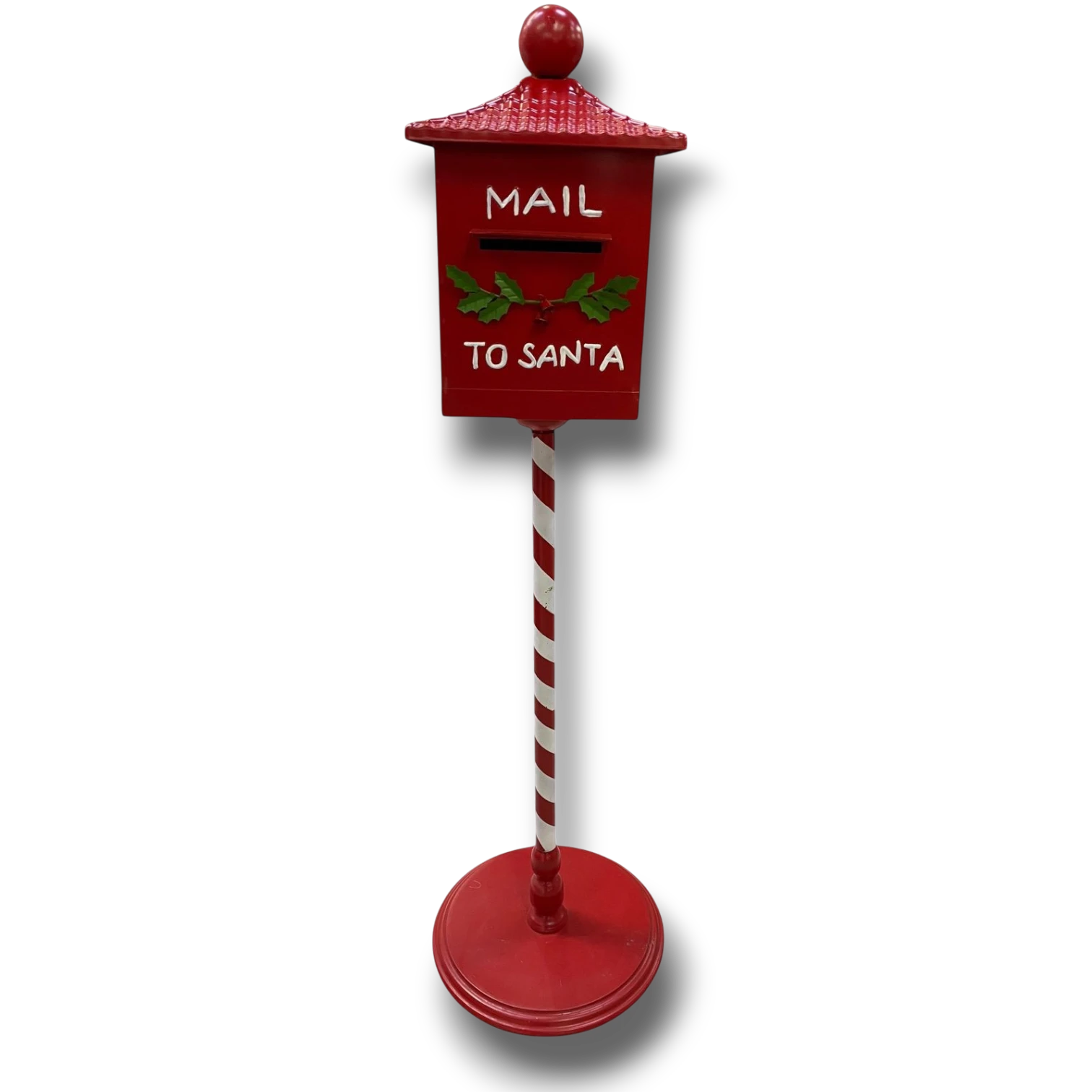 Buzón de metal rojo PartyStore con diseño navideño, texto Mail to Santa y poste decorado con rayas blancas y rojas.