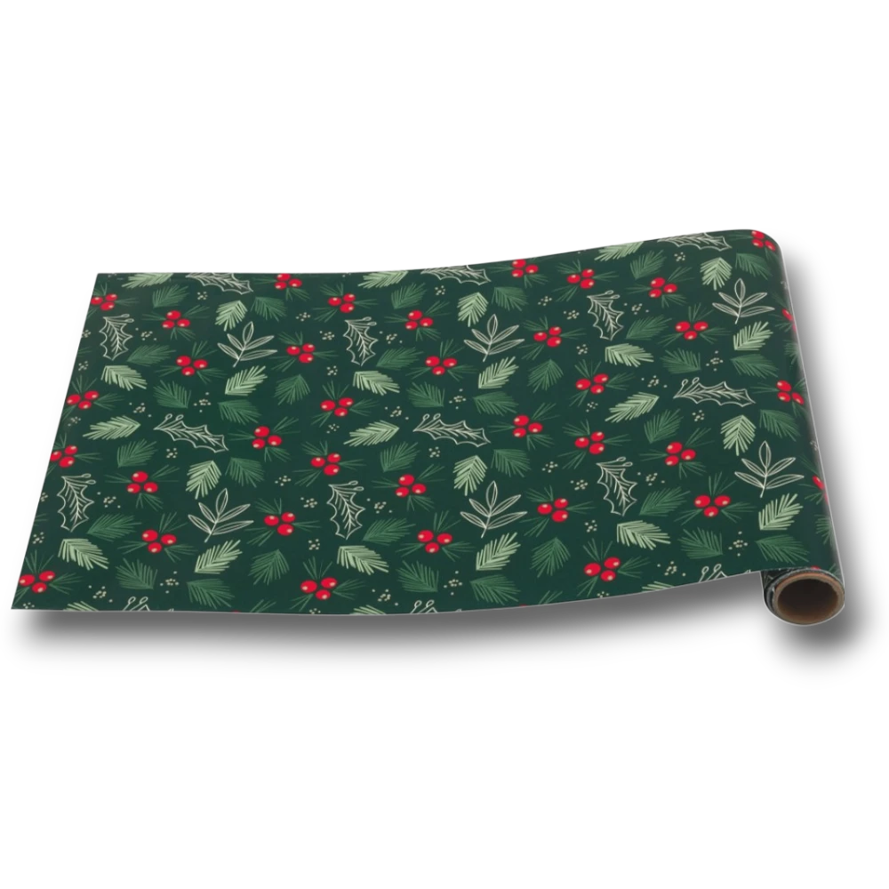 Camino de mesa navideño PartyStore en color verde con estampado de acebo, bayas rojas y ramas de pino