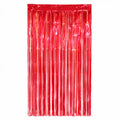 Cortina iridiscente roja de PartyStore para decoración de fiestas con flecos brillantes y acabado metálico