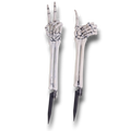 Set de dos estacas de jardín PartyStore con forma de manos de esqueleto en color blanco y gris para decoración