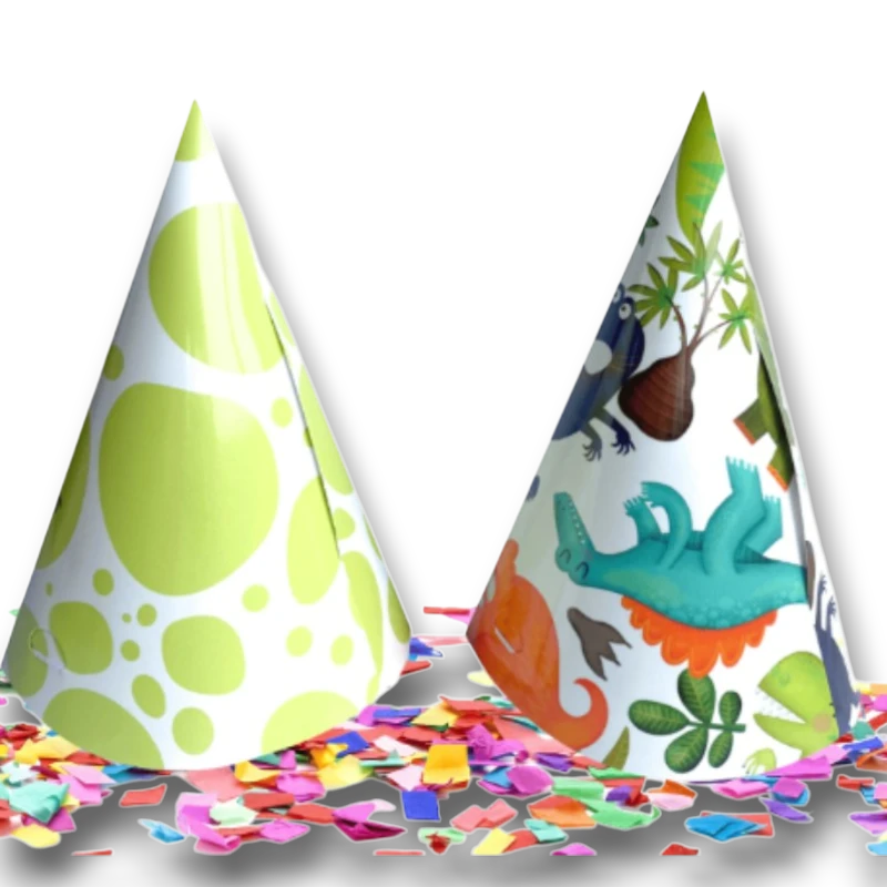Gorritos de fiesta PartyStore con diseño de dinosaurios y patrones verdes sobre confeti colorido
