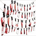 Guirnalda de armas ensangrentadas PartyStore para decoración de Halloween con cuchillos y tijeras realistas