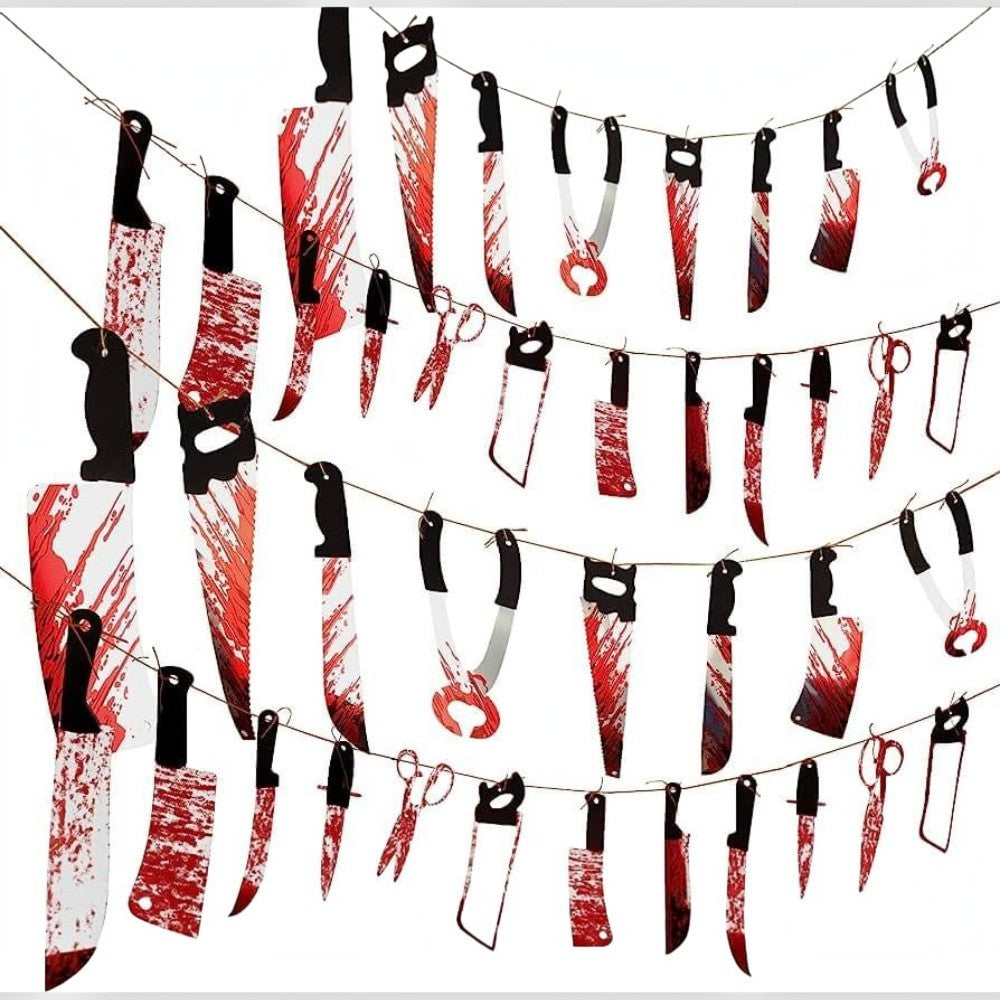 Guirnalda de armas ensangrentadas PartyStore para decoración de Halloween con cuchillos y tijeras realistas