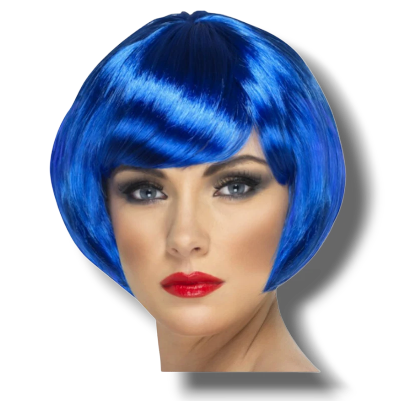 Modelo con peluca PartyStore de corte bob en color azul neón brillante para disfraces y fiestas