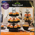 Soporte de tres niveles para dulces de Halloween PartyStore con diseño de calavera y telarañas