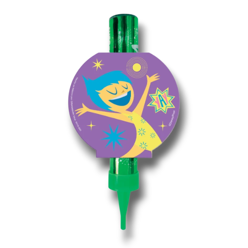 Vela mágica PartyStore de Intensamente con diseño de Alegría en color morado y base verde brillante